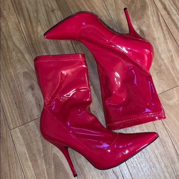 Red boots - Picture 3 of 3